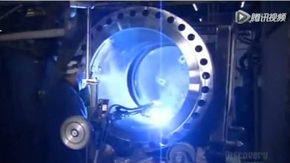 比人還大的大型閥門是怎么制造出來的?- 比人還大的大型閥門是怎么制造出來的?-