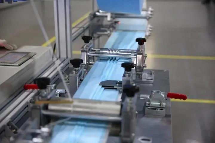 是跨界演繹,還是實力展現(xiàn)?利歐宣布口罩生產(chǎn)線投產(chǎn),日產(chǎn)能100萬只- 是跨界演繹,還是實力展現(xiàn)?利歐宣布口罩生產(chǎn)線投產(chǎn),日產(chǎn)能100萬只-